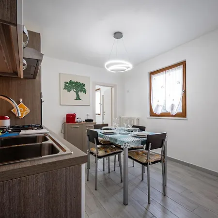 At Two Steps From The Lakeside - Larihome A29 * Gravedona